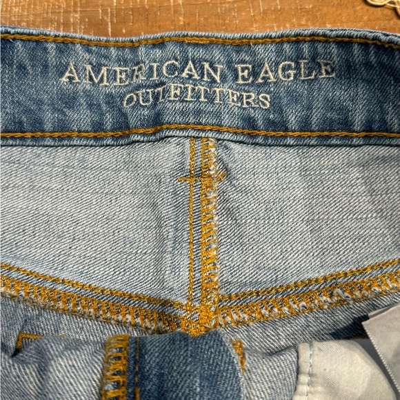 American Eagle Distressed Hi Rise Festival Jean Short 🪶 - Picture 7 of 11